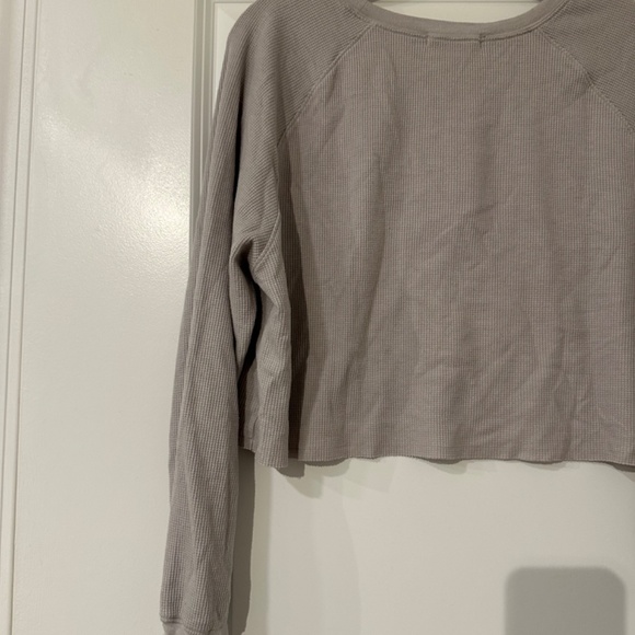 Em and Elle Long - Sleeve Crop Top - Picture 7 of 8